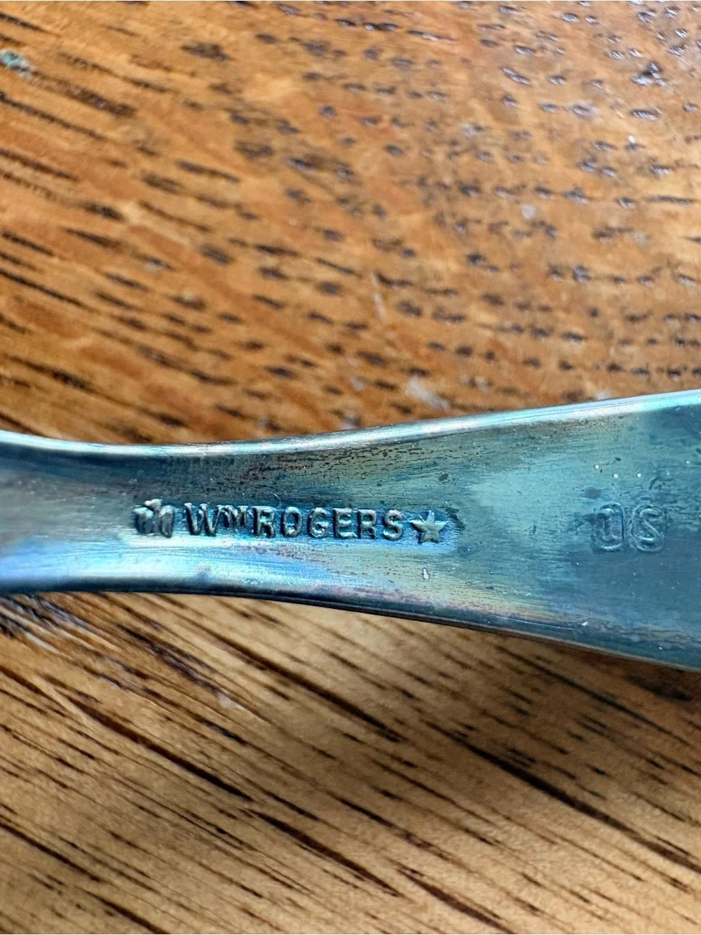 Wm Rogers features intricate